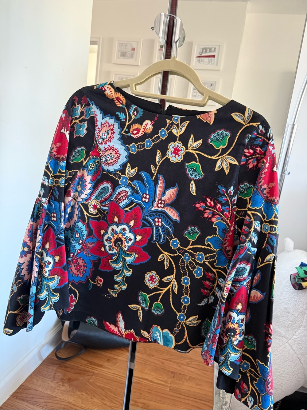 Alice + Olivia Black Floral Bell-Sleeve Tunic with Multicolor Print